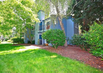 40 Emery Bay Dr