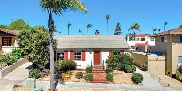 1818 Sunset Blvd