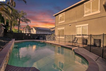 1885 Fiorita Way