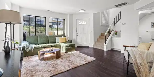 1001 Devonwood