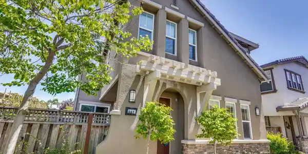 867 Maple Place