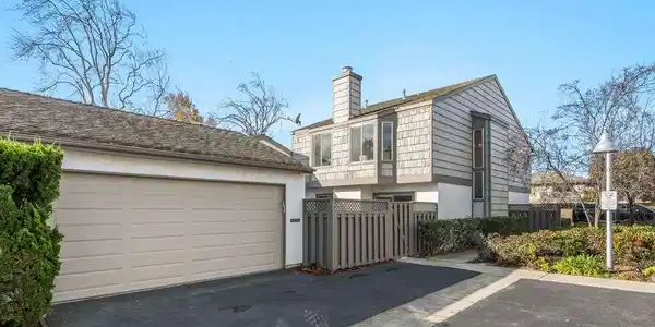 842 Erickson Ln