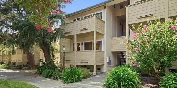 785 N Fair Oaks Avenue