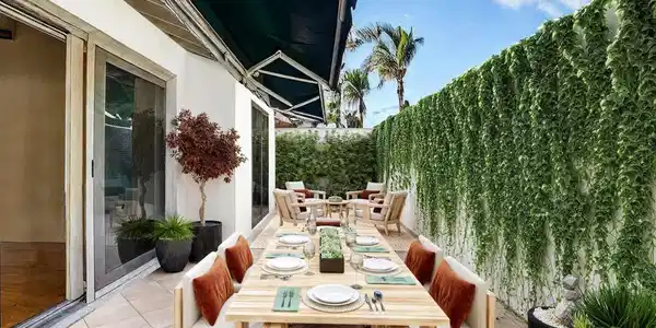 4074 Avenida Brisa