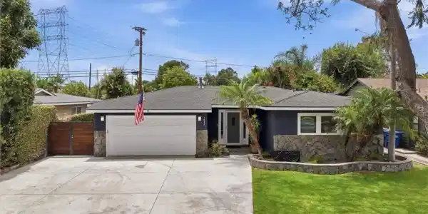 1842 Stevely Avenue