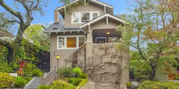 1374 El Centro Ave