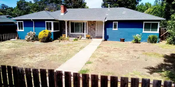 1213 Grove Way