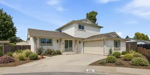 34390 Thornhill Ct.