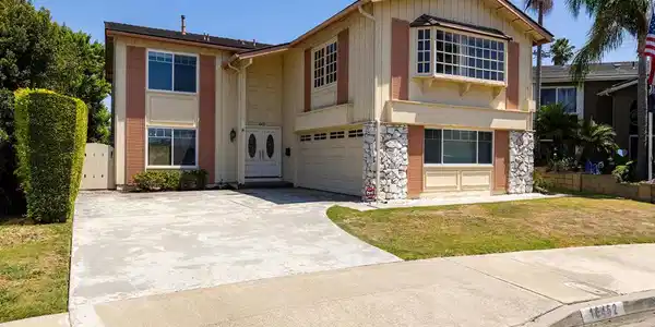 16452 Whittier Lane