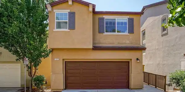435 Colina Way