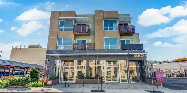 520 El Camino Real