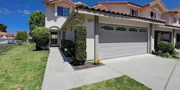 27421 Hyatt Court