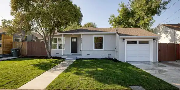 2250 Hickory Dr