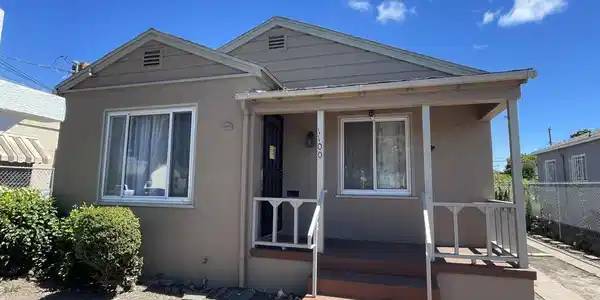 1100 101St Ave