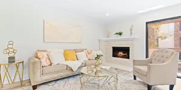 8870 Villa La Jolla Dr