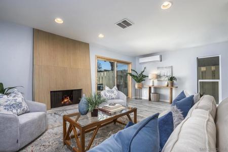 4242 Loma Riviera