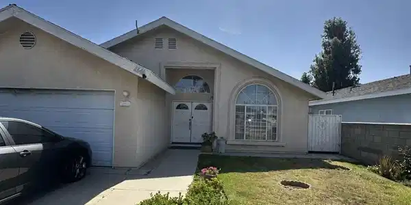1340 N Neptune