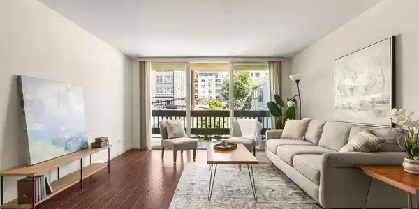 3825 Centre