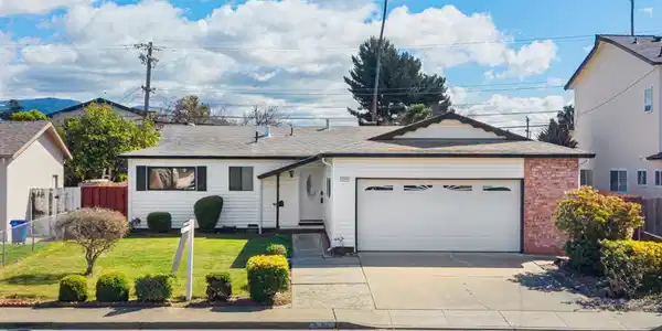 5132 Trade Wind Lane