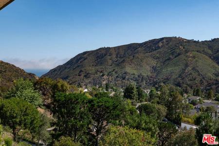 1774 Palisades Drive
