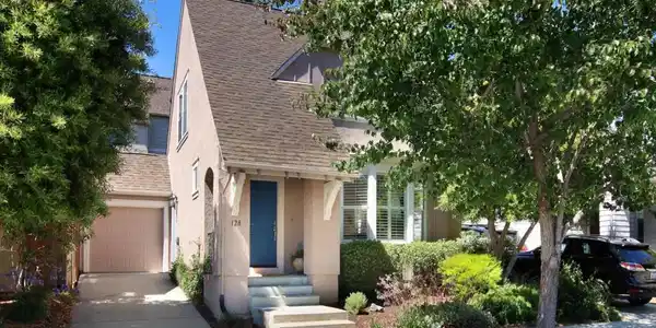 128 Robinson Lane