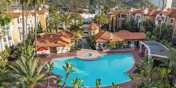 2250 Camino de la Reina