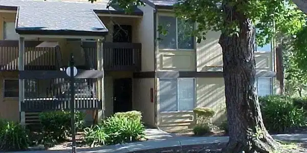 355 Parkview Ter