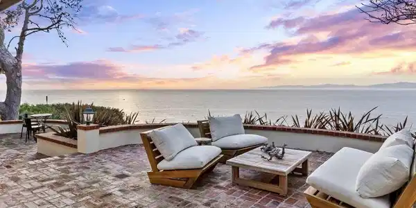 1115 Palos Verdes Drive