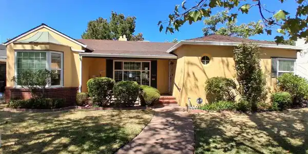 125 Oak Place