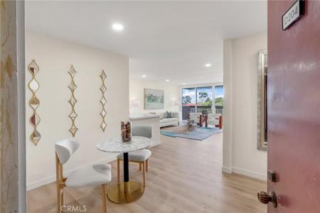 6542 Ocean Crest Drive