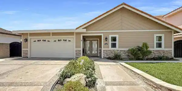 4103 Calle Bienvenido