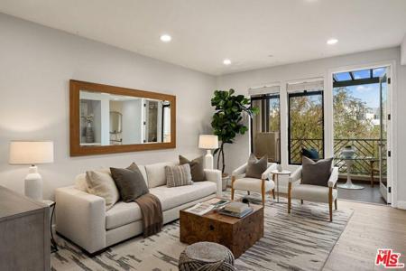 5625 Crescent Parkway