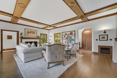 626 Occidental Avenue