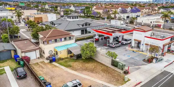 3018 20 Nimitz Boulevard