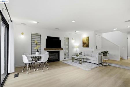 60 Jacklin Pl