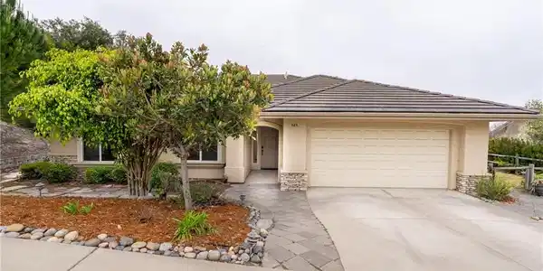 565 Rosemary Ln