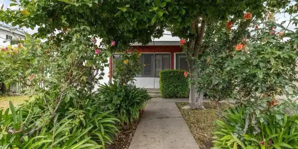 710 Grove Way