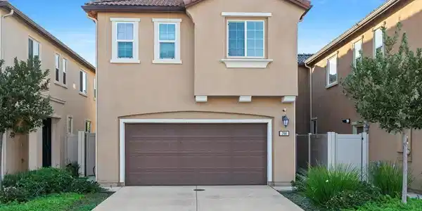 264 CAMELLIA WAY