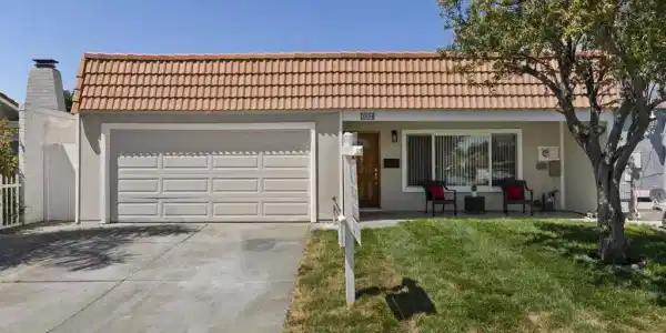 3501 Lake Ontario Dr