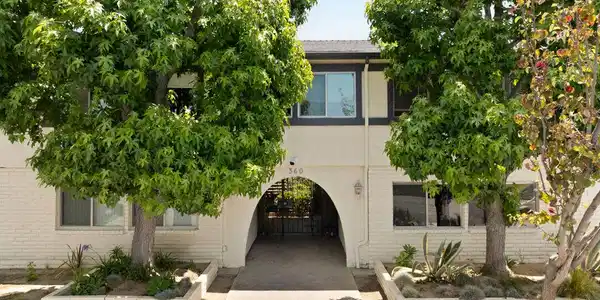 360 Gladys Avenue