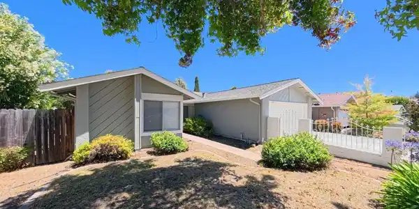 1200 Skyline Dr