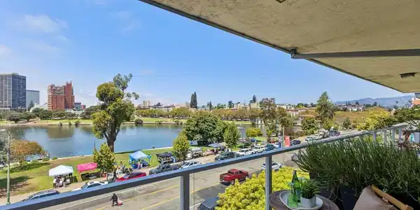 2316 Lakeshore Ave