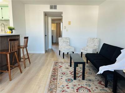 910 W 26th
