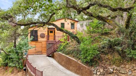 3451 Oak Knoll Drive