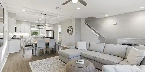 4382 Pacifica Way