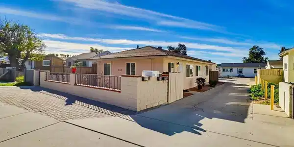 818 820 San Pasqual Street