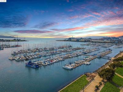 215 Lakeshore Ct