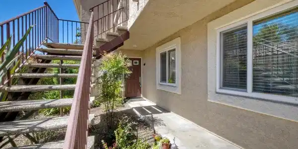 407 Sea Cliff Way