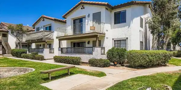 3572 Sunset Ln