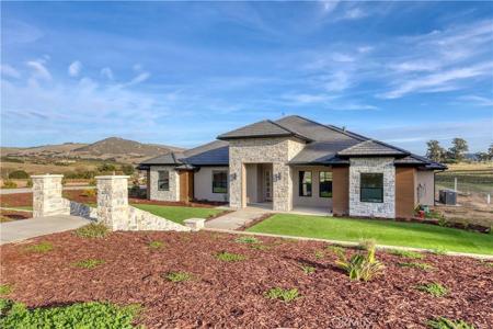 155 Vista Montana Ln